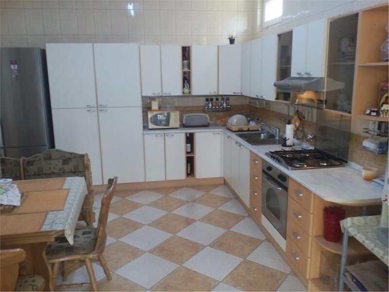 Vanzare vila Lux-Jiului